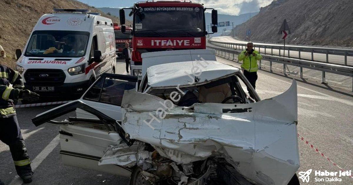 "Denizli'de Feci Kaza: Kamyona Ok Gibi Saplanan Otomobilde Can Pazarı" başlıklı haber için fotoreali