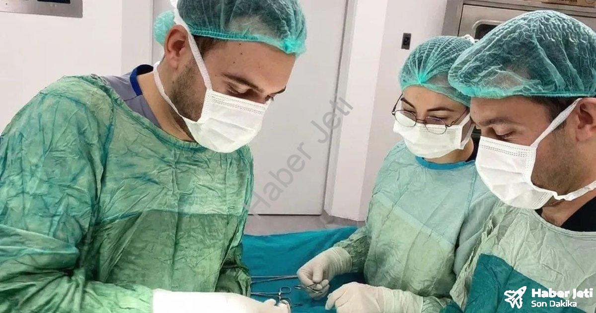 "Şuhut Devlet Hastanesi'nde Tarihi Başarı: İlk Kez Fıtık Ameliyatı Yapıldı" başlıklı haber için foto